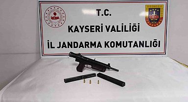 Jandarma operasyonunda otomatik tabanca ele geçirildi: 1 gözaltı