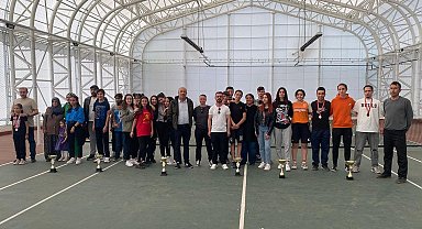 Karaman'da Gençlik Haftası tenis müsabakaları sona erdi