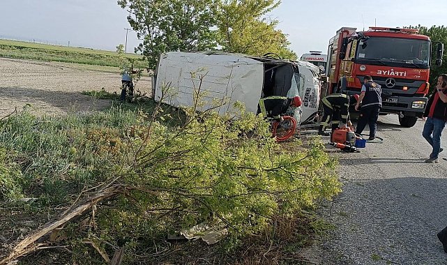 Karaman'da tarım işçilerini taşıyan minibüs devrildi: 16 yaralı