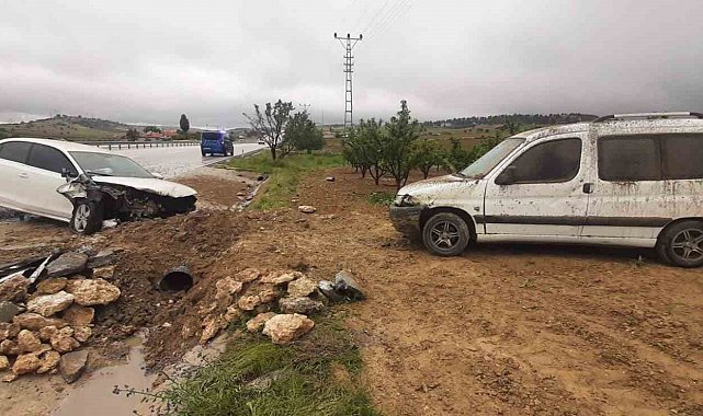 Karaman'da trafik kazası: 4 yaralı