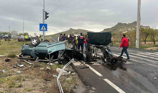 Kaza yapan Tofaş marka otomobil ikiye bölündü