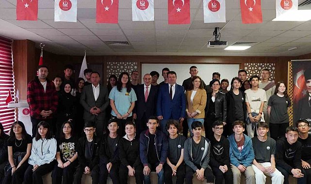 Keçiören'de Vecihi Hürkuş Anadolu Lisesine enstrüman desteği