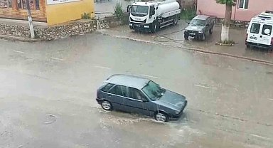 Kırıkkale'de dolu ve sağanak etkili oldu