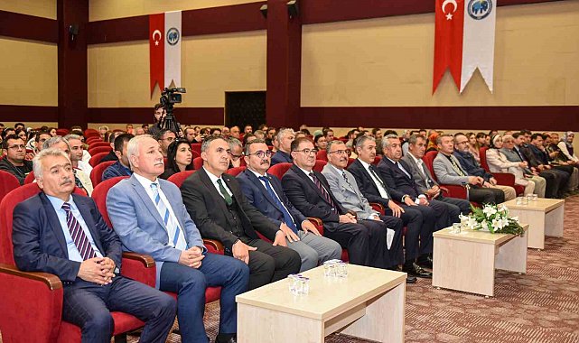 KMÜ'de elma paneli düzenlendi