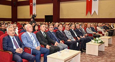 KMÜ'de elma paneli düzenlendi