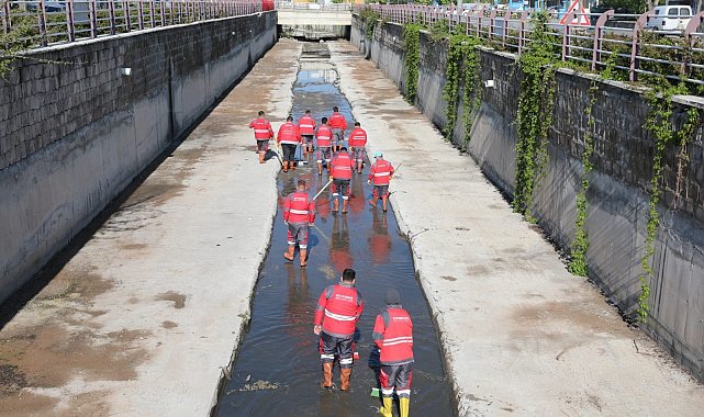 Kocasinan, ilçe genelindeki tüm kanalları temizleyip, ilaçlıyor