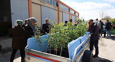 Konya Büyükşehir 31 ilçede ürün çeşitliliğini artırmak için çiftçiye destek oluyor