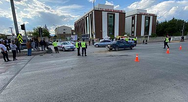 Konya'da otomobil ve motosiklet çarpıştı: 2 yaralı