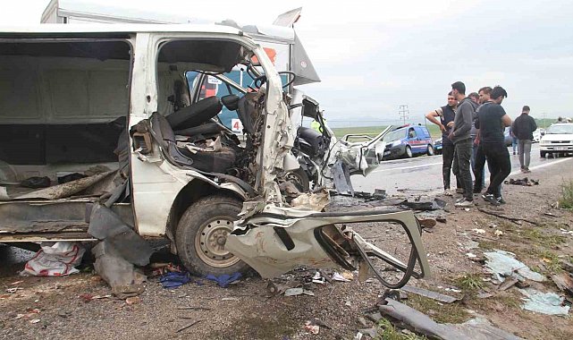 Konya'daki kazada hayatını kaybedenlerin sayısı 3'e yükseldi