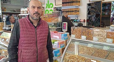 Kuruyemişçi esnafında düğün çerezi mesaisi yaşanıyor