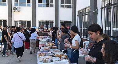 Lise öğrencilerinden depremzedeler yararına panayır