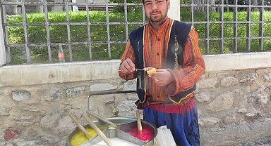 Macun geleneğini tarihi sokaklarda yaşatıyor
