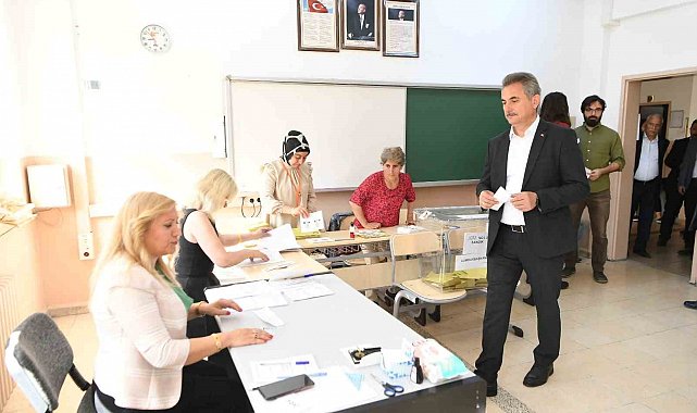 Mamak ikinci tur için sandık başında