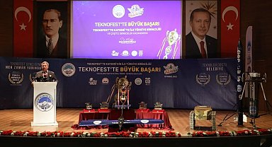 Melikgazi Belediyesi TEKNOFEST gururlarını Hulusi Akar'ın elinden ödüllendirdi