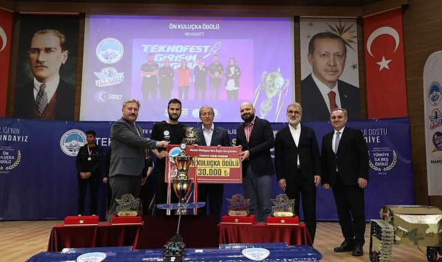 Melikgazi Belediyesi TEKNOFEST'te Dereceye Girenleri Ödüllendirdi