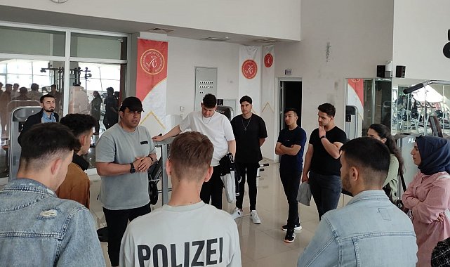 Meslek lisesi öğrencileri NEVÜ'de
