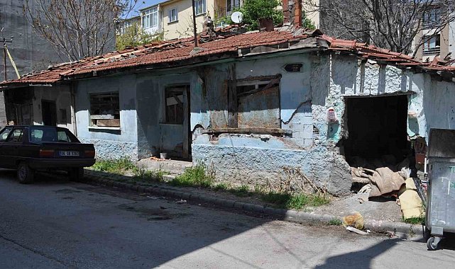 Metruk binaya dadanan tinerciler vatandaşı illallah ettirdi