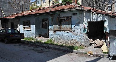Metruk binaya dadanan tinerciler vatandaşı illallah ettirdi