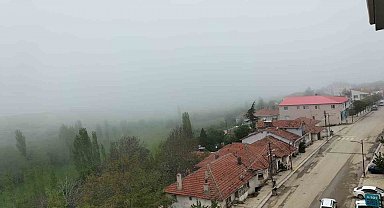 Mihalıççık'ın yüksek kesimlerini sis kapladı