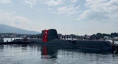 MSB: "Yeni tip denizaltı projesinin ikinci gemisi Hızırreis suya indirildi."