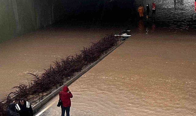 Nevşehir'de sağanak yağış trafiği olumsuz etkiledi