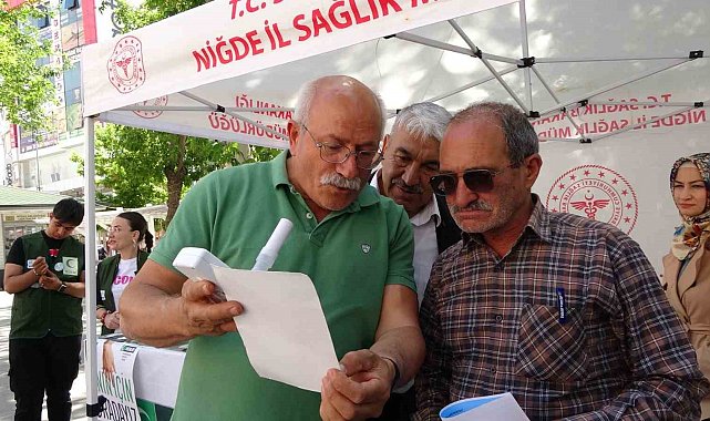 Niğde vatandaşlar sigarasız sağlığa özendiriliyor