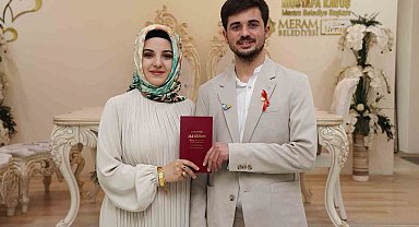 Nişan gecelerinin sabahında depreme yakalanan çiftin nikahını Başkan Kavuş kıydı