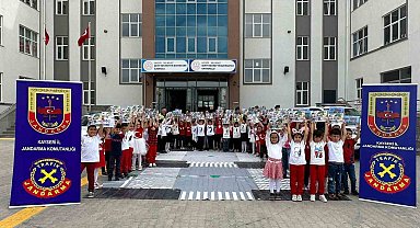 Öğrenciler Trafik Kuralları Konusunda Bilgilendirildi