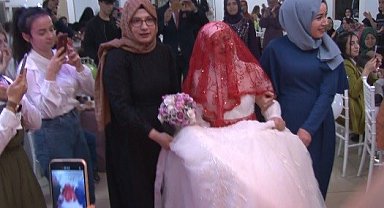 Öğretmenler el ele verdi, down sendromlu gençlerin hayali gerçek oldu