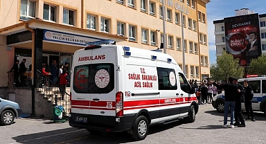 Ortaokulda dehşet! Kendisine borç vermeyen arkadaşını bıçakladı