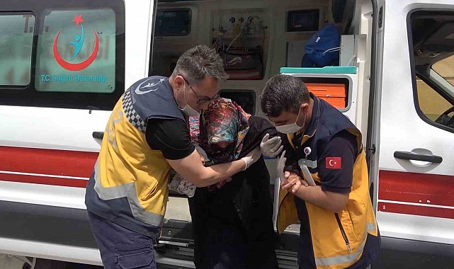 Oy kullanmaya ambulansla gittiler