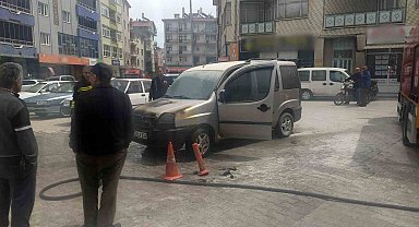 Park halindeki hafif ticari araçta yangın