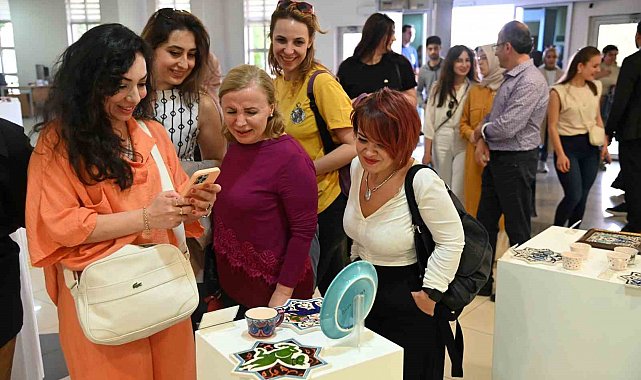"Sanata Dönüşen Motifler" projesi çini ve seramik sergisi ile taçlandı