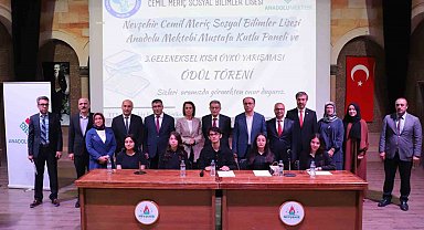Rektör Aktekin '3. Geleneksel Kısa Öykü Yarışması' ödül törenine katıldı