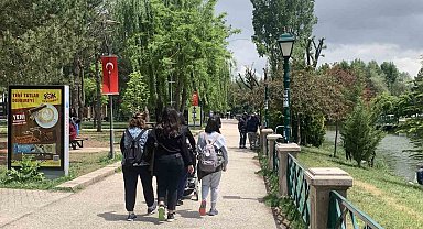 Sağanaktan dolayı tatilde parklar boş kaldı