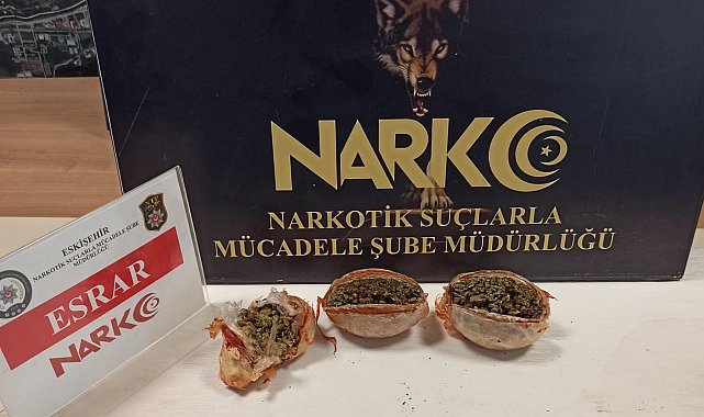 Salça bidonuna saklanan 412 gram esrar ele geçirildi