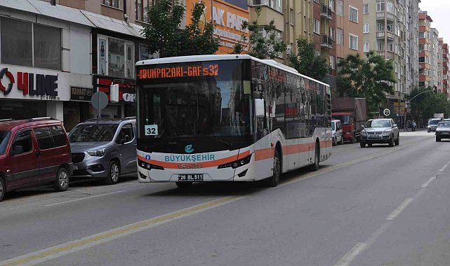 Seçim sebebiyle tedbirlerin uygulandığı caddelerdeki trafik açıldı