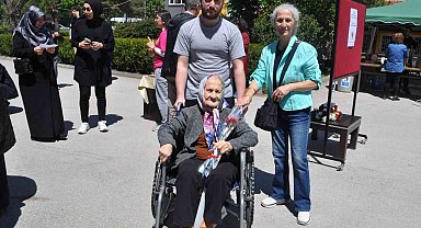 Sevim teyze 86 yıllık ömrüne bir seçime daha kattı
