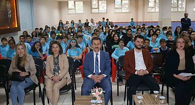 Âşık Veysel, türküleriyle anıldı