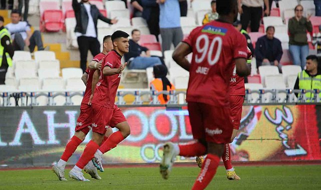 Sivasspor'un genç oyuncusu Emre Gökay siftah yaptı