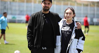 Sivassporlu eski futbolcu Kadir Bekmezci'den kulübe vefa ziyareti