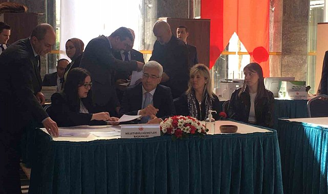TBMM'de milletvekili kayıtları devam ediyor