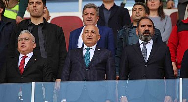 TFF Başkanı Büyükekşi Sivasspor-Kasımpaşa maçını izledi