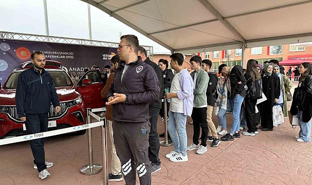 TOGG ve Devrim Arabası İKAF'23'ün ikinci gününde ilgi görmeye devam ediyor