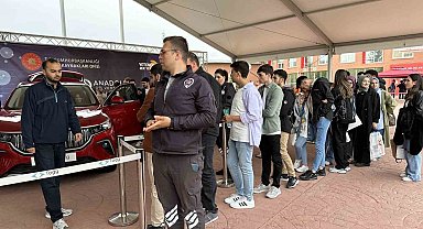 TOGG ve Devrim Arabası İKAF'23'ün ikinci gününde ilgi görmeye devam ediyor