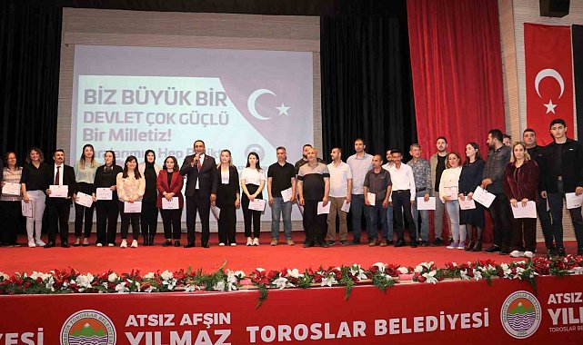 Toroslar'da depremde fedakarca çalışan personele teşekkür belgesi
