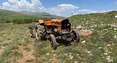 Traktör devrildi altına kalan sürücü öldü