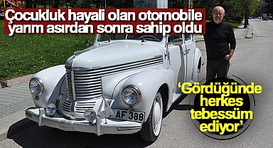 Türkiye’de 4 tane olan 73 yıllık klasik aracı hurda halden yollara döndürdü