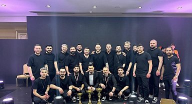 Ünlü saç tasarımcısı HY, ödüle doymuyor