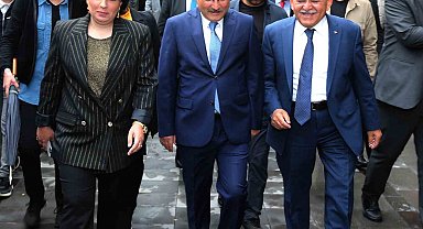 Vali Çiçek'ten Başkan Büyükkılıç'a övgü ve teşekkür
